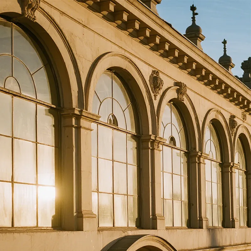 Инновационные решения и перспективы развития отрасли строительного стекла